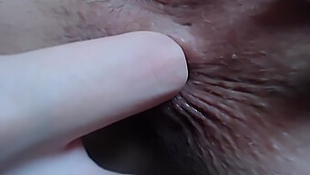 Penetrasi Anal Yang Intens Dan Close-Up Dari Rektum