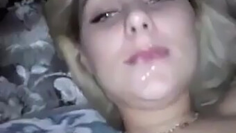 Blonde Vrouw Beleeft Een Intense Creampie En Verleiding